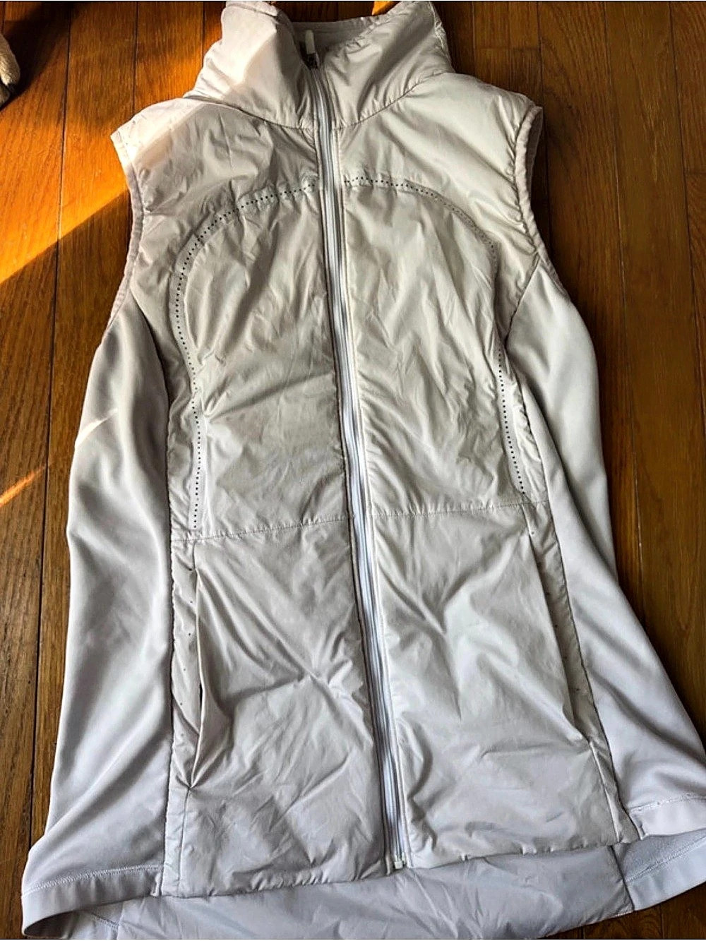 lululemon Down For A Run Vest White Athletic Vest Size 10